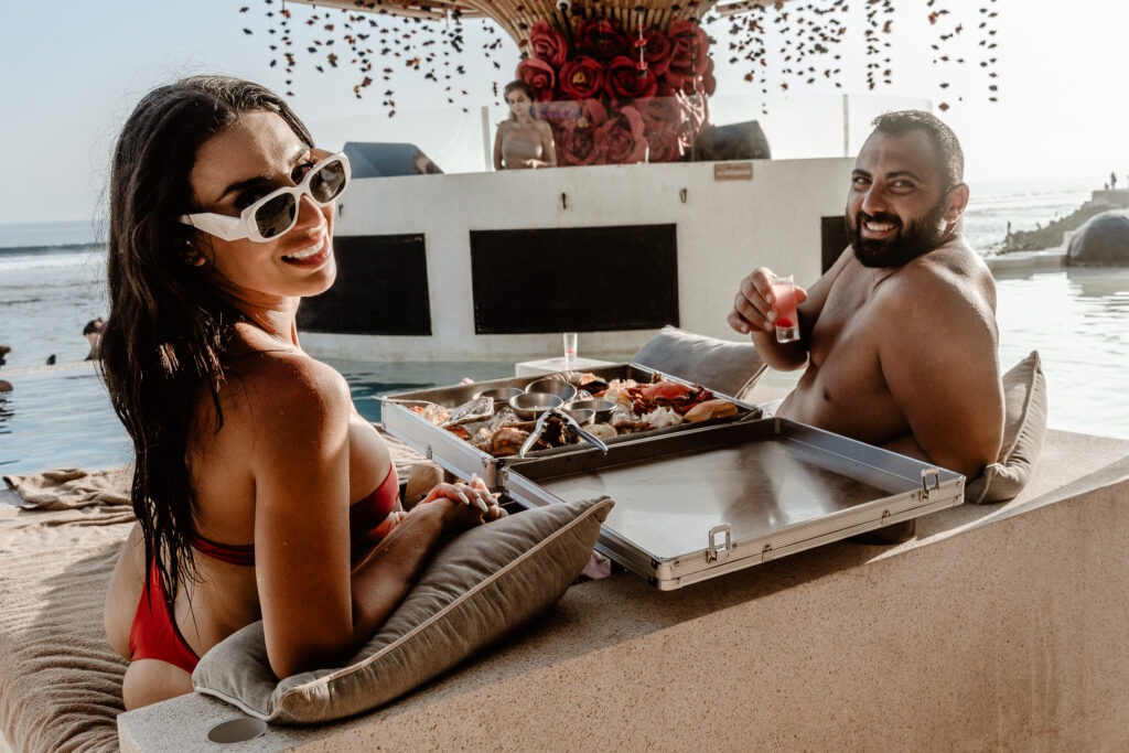 beachfront dinning in uluwatu