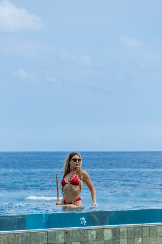 infinity pool in uluwatu