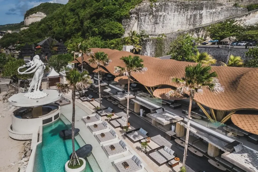 Best Bars in Uluwatu to Visit