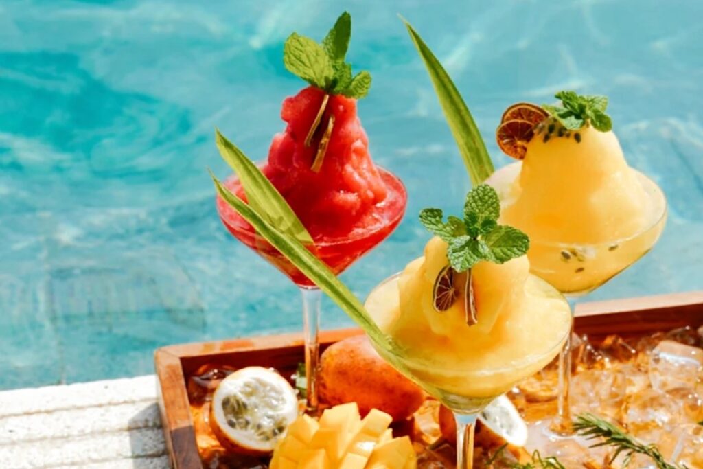 the Perfect Cocktail Experience by the Water