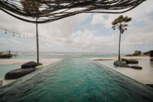 infinity pool tropical temptation bali