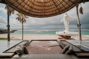 infinity pool tropical temptation bali