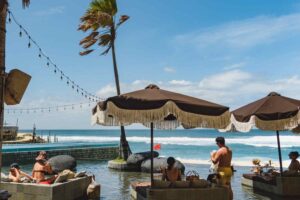 oceanfront dining tropical temptation bali