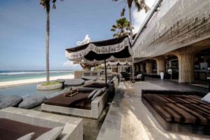 TT Beach Club Daybead