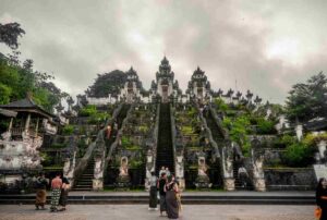 lempuyang temple